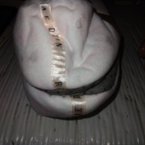 Rae Dunn Slipper Socks - Picture 4 of 6